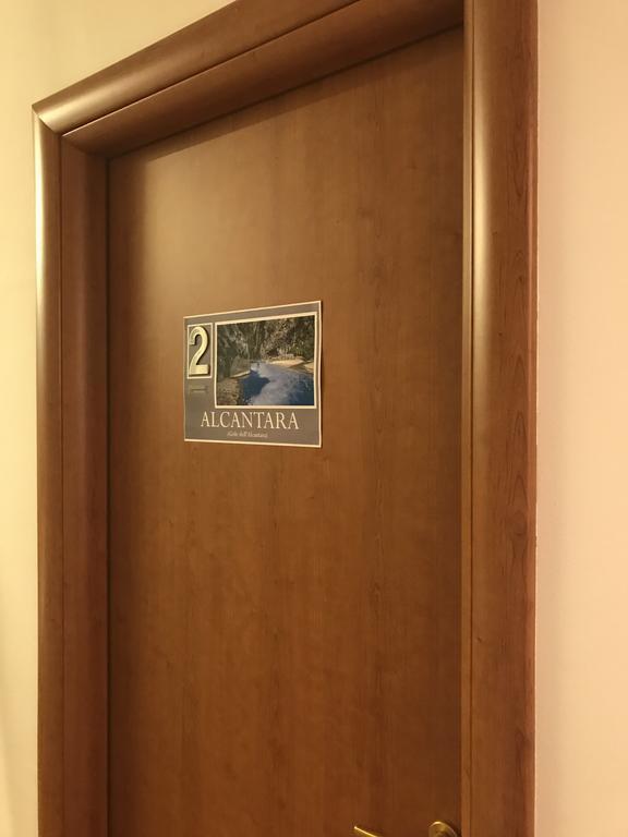 Locami Holiday&Rooms Jolanda Suite Catania Exteriör bild